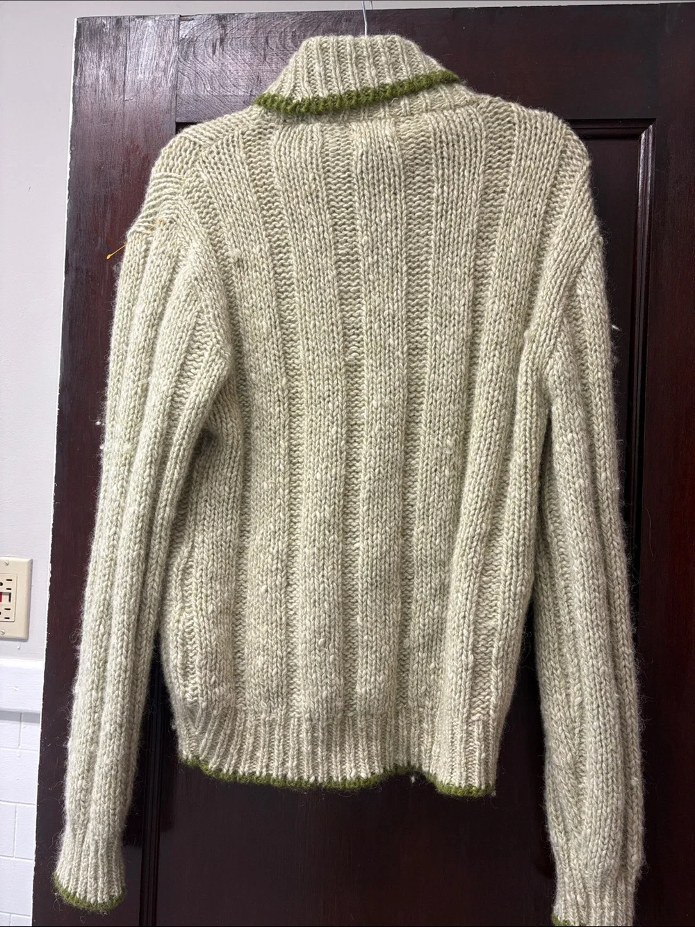 Vintage Women’s Wool Size Large Ribbed Turtleneck Sweater Light Green